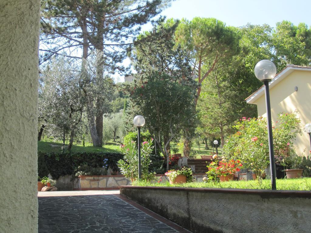 Valle degli Ulivi Terni Esterno foto